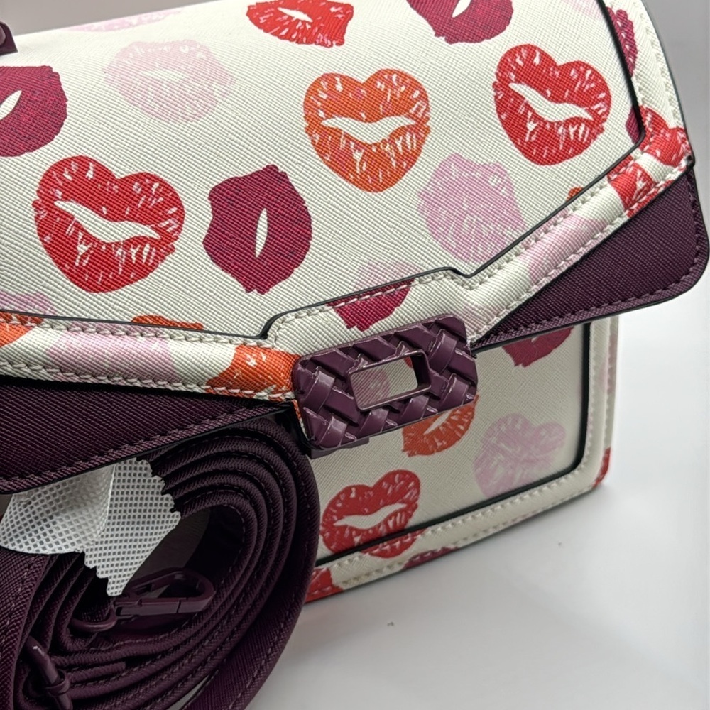 Aldo valentine kisses White and Red Satchel with Lip Print - Picture 10 of 11